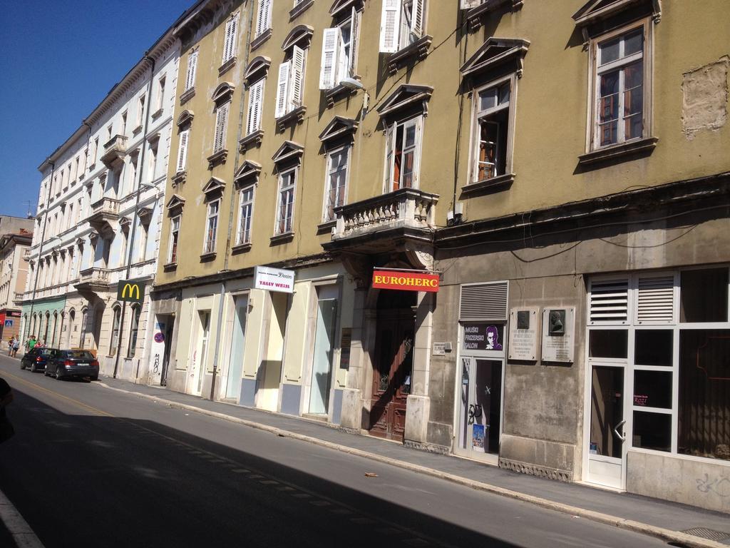 Dejan Apartmán