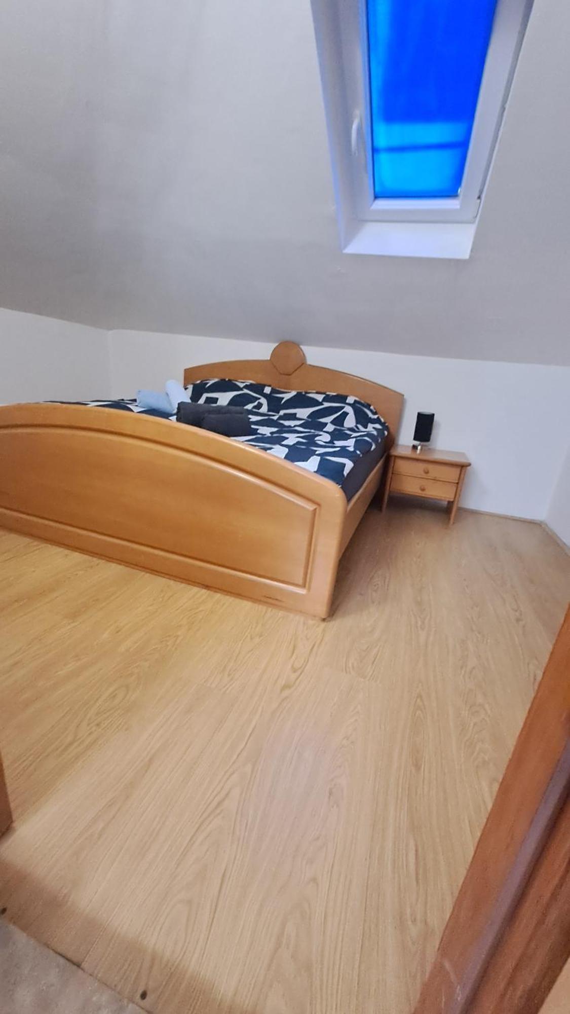 Dejan Apartman Pula