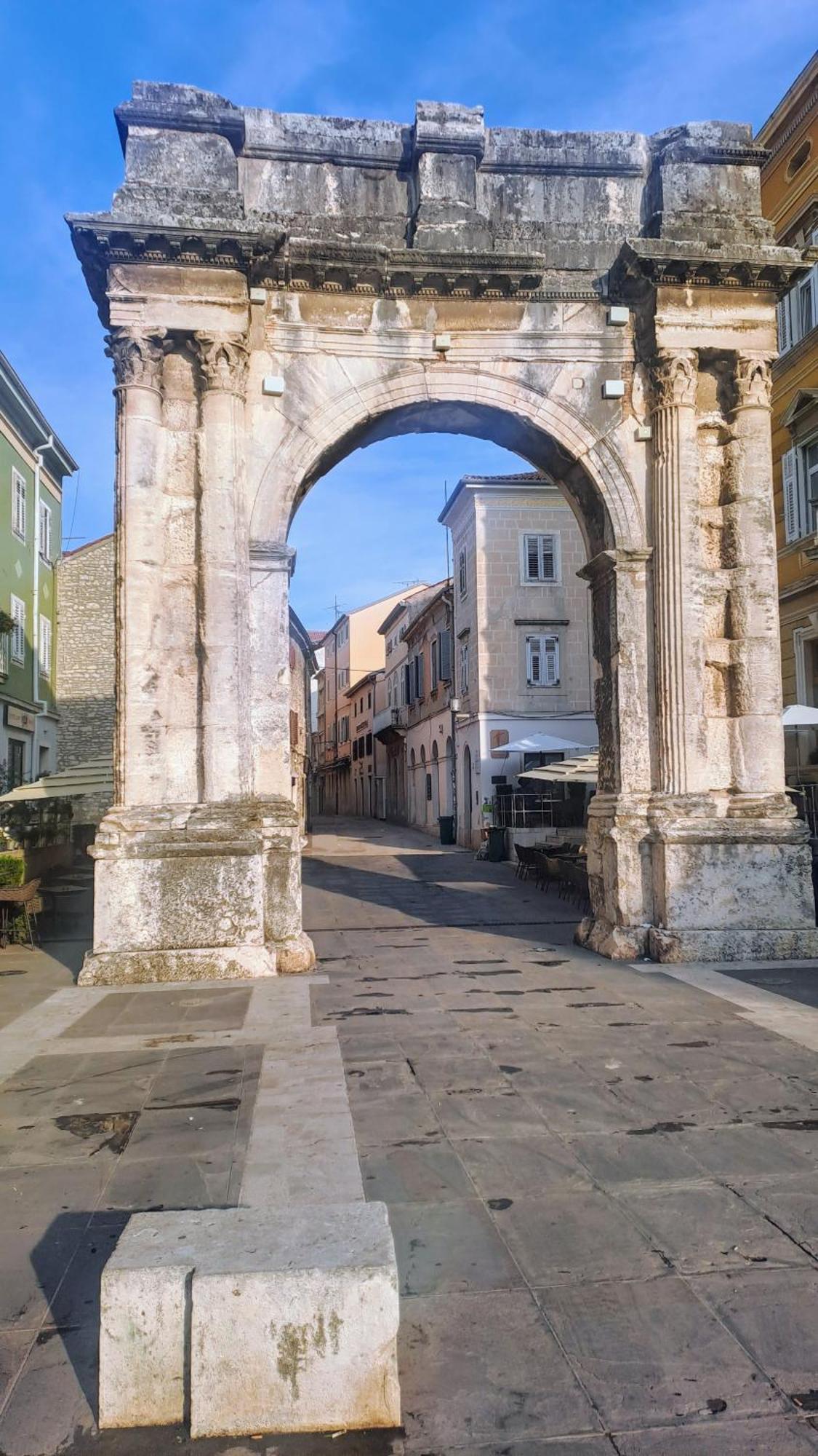 Dejan Apartman Pula